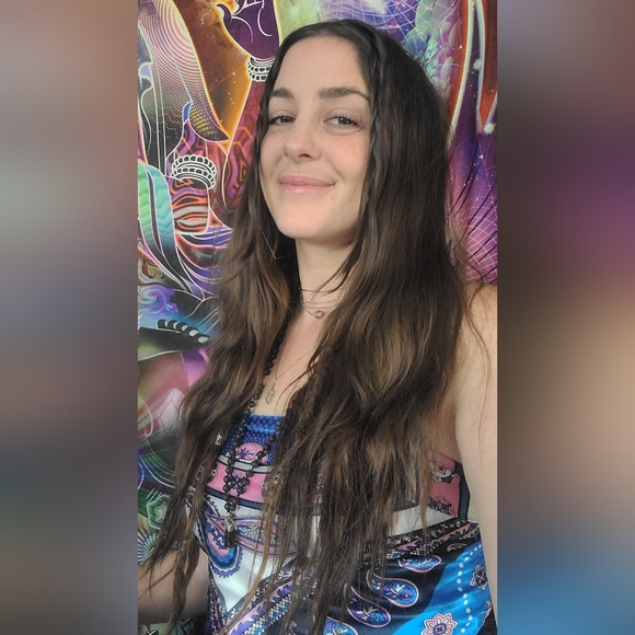 HI! 👋🏻 I'M CARLEY - Picture 2 of 8